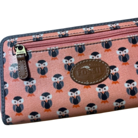Fossil Owl Print Peach Zip Around Closure, Long Wallet with Keyring, Gray Trim - Picture 10 of 11